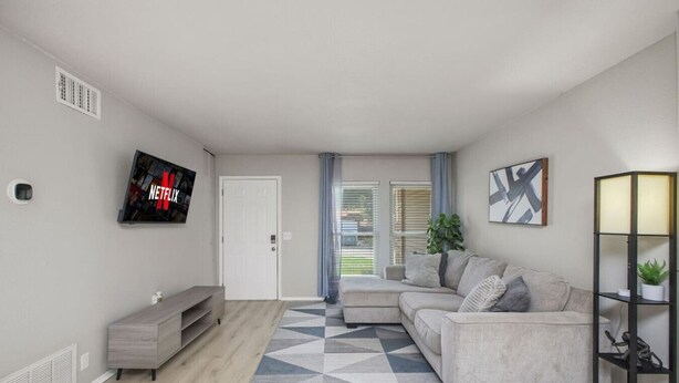 Interior - Cozy 3BR Home Family-friendly Near Attractions (San Antonio)