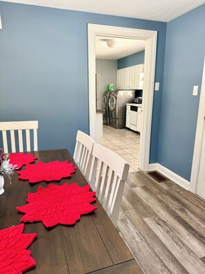 Dining - Campus Cottage: Cozy, Convenient, Captivating on Hanover College Campus (Hanover)