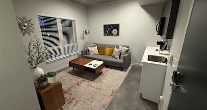 Adorable 1-bedroom apartment in nice Sammamish neighborhood