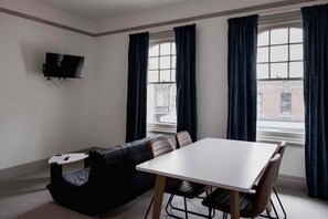 Interior - Palfreymans Arcade | Central NoHo 1 Bed Apartment - 3 (Hobart City)