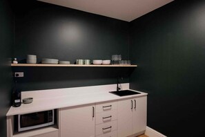 Fridge, microwave, coffee/tea maker, electric kettle - Palfreymans Arcade | Central NoHo 1 Bed Apartment - 3 (Hobart City)