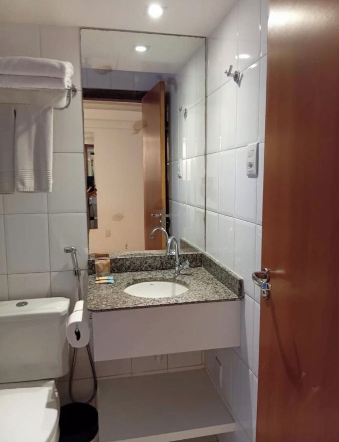 Håndklæder, Sæbe, Shampoo, Toiletpapir