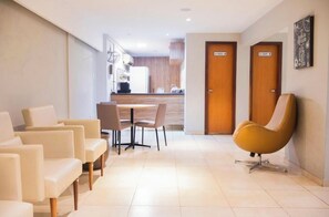 Interior - Suites Executivas (Feira de Santana)
