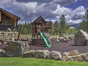 Children’s area - Cozy Loft at Tamarron Lodge, Pool, Hot Tub, Tennis, Golf, & Dining (Durango)