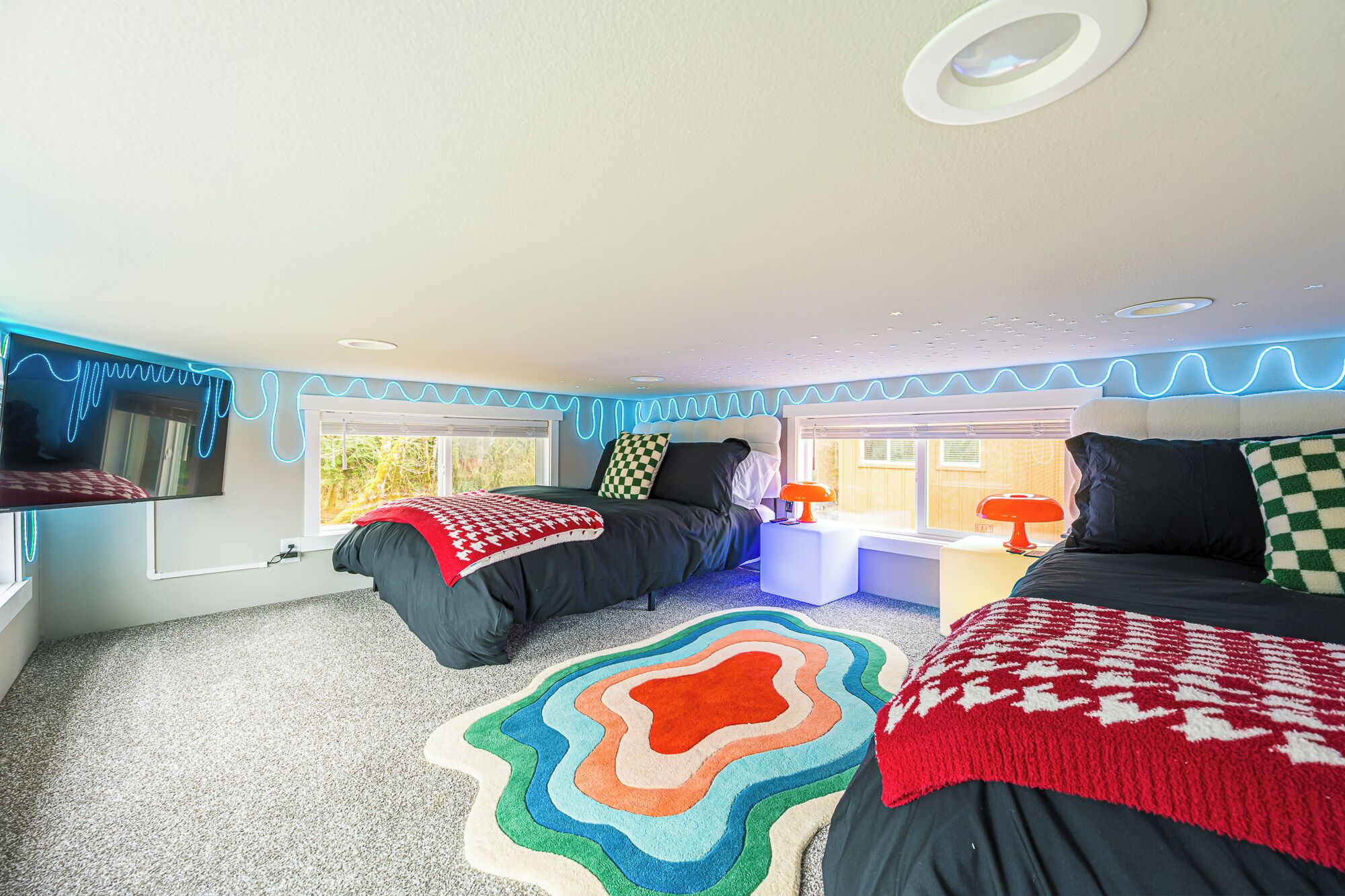 2 bedrooms, iron/ironing board, travel crib, free WiFi