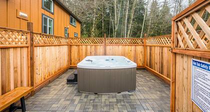 Rainforest Tiny Home Retreat Abstract Modern