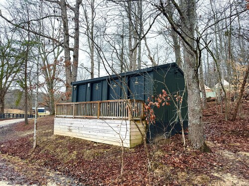 Glamping Tent in Red River Gorge w/ Heater and Hot Tub