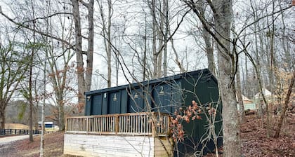 Glamping Tent in Red River Gorge w/ Heater and Hot Tub