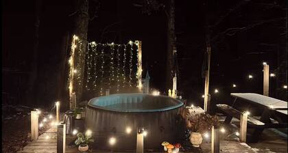 Glamping Tent in Red River Gorge w/ Heater and Hot Tub