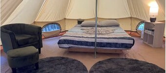 Glamping Tent in Red River Gorge w/ Heater and Hot Tub