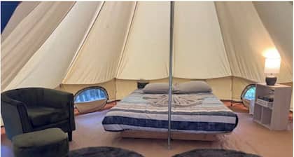 Glamping Tent in Red River Gorge w/ Heater and Hot Tub