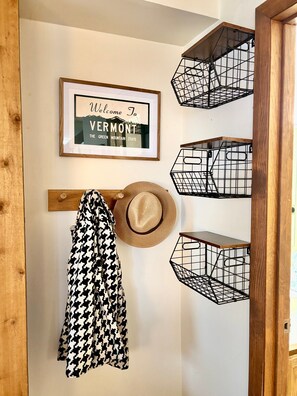Interior - Mountain Green Condo Walk to Snowshed Lodge, Sleeps 6, Shuttle Access (Killington)