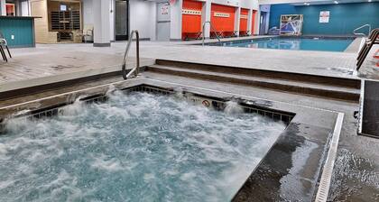 Mountain Green Condo Walk to Snowshed Lodge, Sleeps 6, Shuttle Access