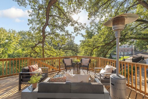 Woodland Retreat- Mins to the Zoo & backs up a Forest - perfect for Large Groups