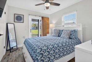 Planxa i posts de planxar, wifi i roba de llit 