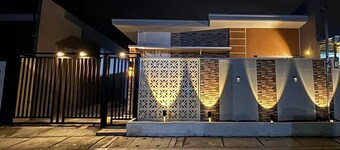 Cozy 2-bedroom bungalow in amazing General Santos City with AC and free parking