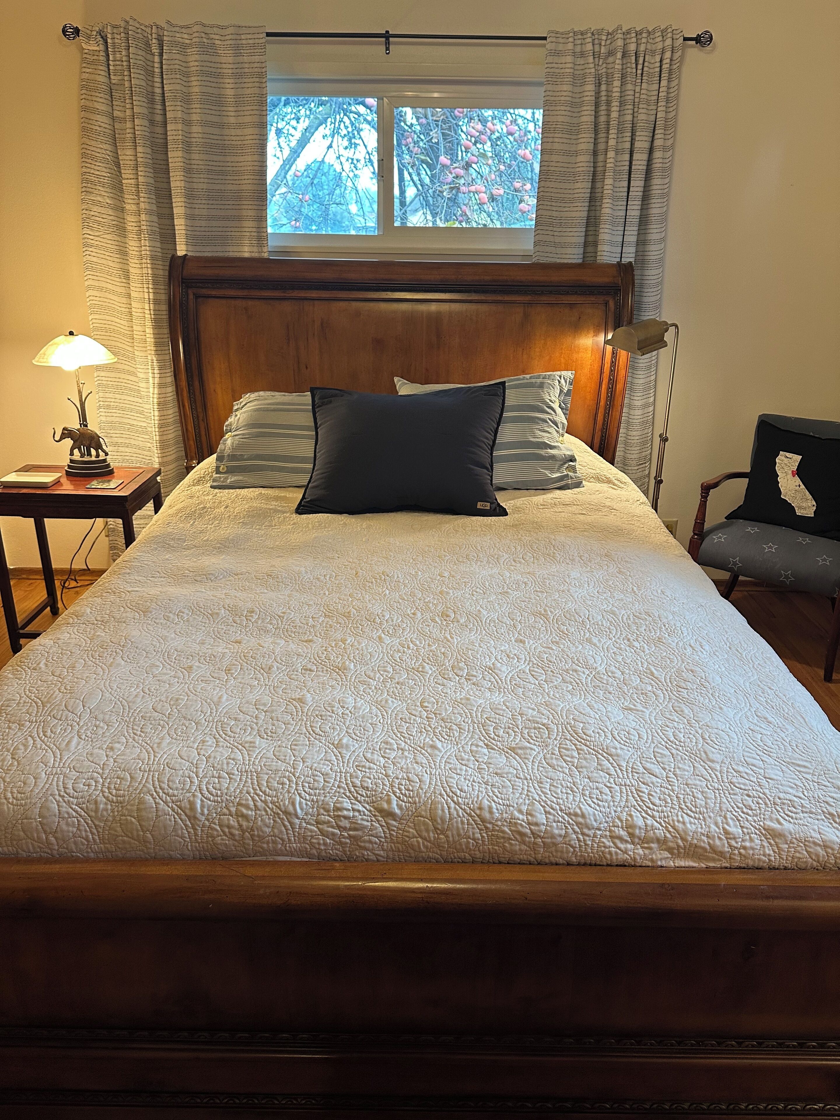 2 chambres, fer et planche à repasser, Wi-Fi, draps fournis