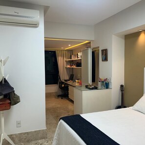 3 habitaciones, tabla de planchar con plancha, wifi y ropa de cama 