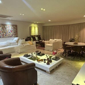 Living area - Luxury Apartment in Ondina (Carnival - Barra-Ondina Circuit) (Salvador)