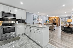 Fridge, microwave, oven, stovetop - upgraded 2 bed condo close to old dollywood entrance. (Pigeon Forge)