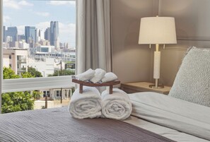 3 bedrooms, in-room safe, desk, iron/ironing board - Modern Dallas Townhome • Skyline Rooftop • Grill • Garage • Sleeps 12 (Dallas)