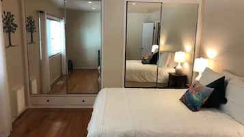 2 bedrooms, iron/ironing board, WiFi, bed sheets