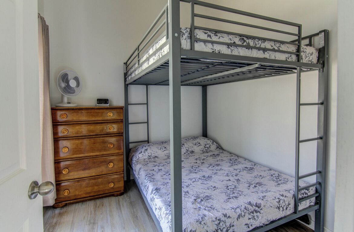 2 chambres, accès au Wi-Fi (inclus), literie fournie