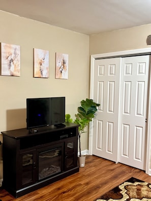 Interior - Cozy Mother–Daughter Efficiency Private Entrance Quiet Residential Setting (Boonton)