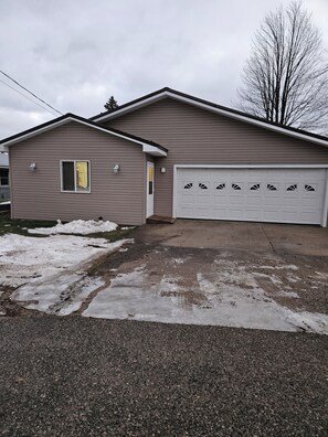 Exterior - Modern Handicapped Accessible Studio Apartment In-Law suite (Harrison)