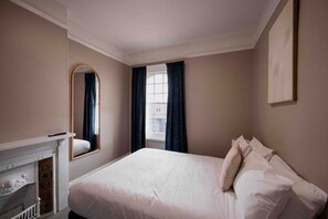 2 bedrooms, iron/ironing board, WiFi, bed sheets - Palfreymans Arcade | Central NoHo 2 Bed Apartment - 2 (Hobart City)