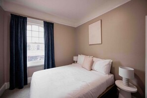 2 bedrooms, iron/ironing board, WiFi, bed sheets - Palfreymans Arcade | Central NoHo 2 Bed Apartment - 2 (Hobart City)