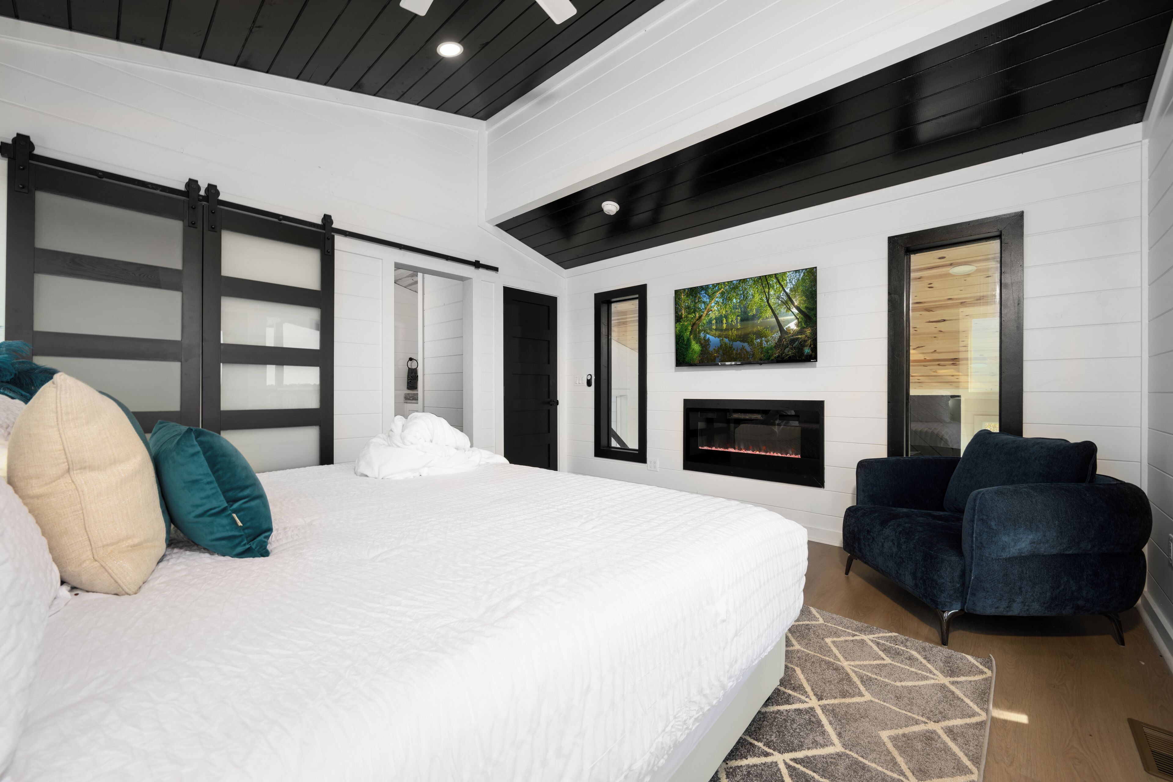 Bügeleisen/Bügelbrett, Internetzugang, Bettwäsche