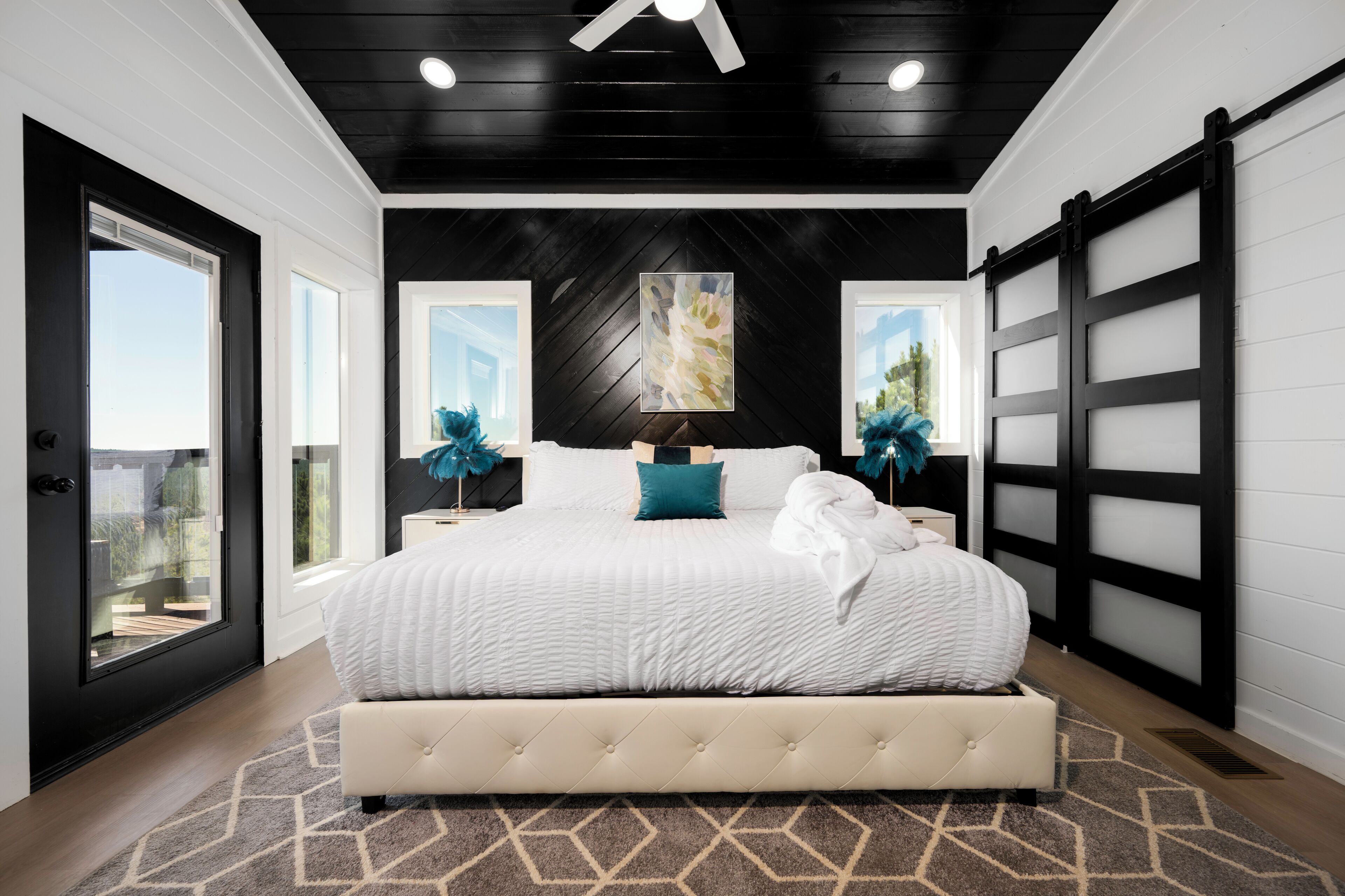 Bügeleisen/Bügelbrett, Internetzugang, Bettwäsche