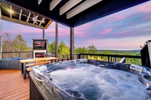 Terrace/patio - Mountain View in Broken Bow from the Deck with Heated Pool and Hot Tub (Broken Bow)