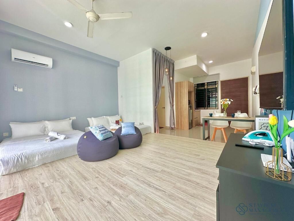 Blackout curtains, iron/ironing board, free WiFi