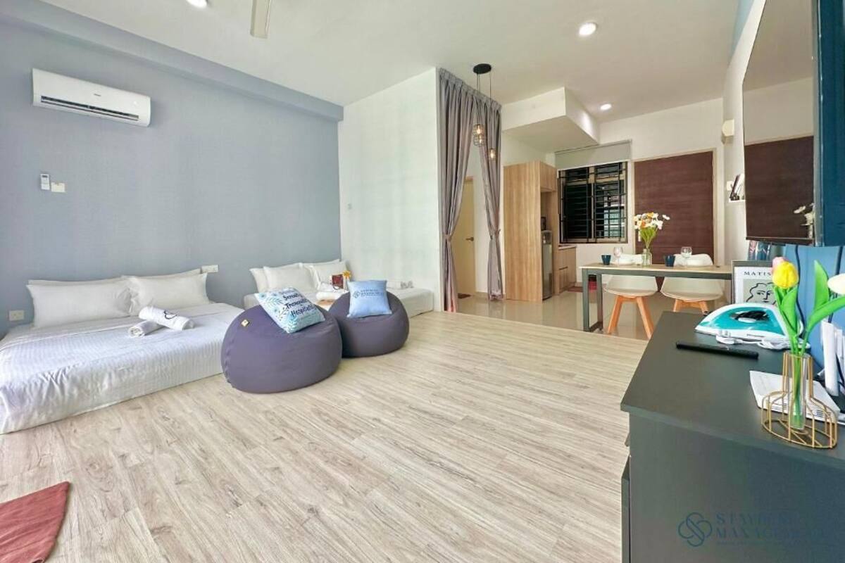 Blackout curtains, iron/ironing board, free WiFi