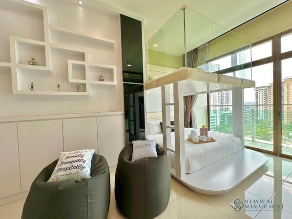 Deluxe Studio, 2 Queen Beds, Balcony, Lake View | Blackout curtains, iron/ironing board, free WiFi - Palazio Mount Austin by Stayrene  (Johor Bahru)