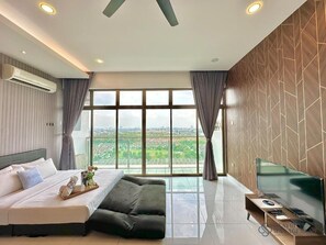Superior Studio, 1 Queen Bed, Balcony, City View | Blackout drapes, iron/ironing board, free WiFi - Palazio Mount Austin by Stayrene  (Johor Bahru)