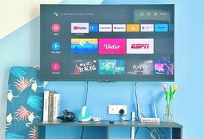 Estudio clásico, 2 camas Queen size, balcón, vista a la alberca | Interior