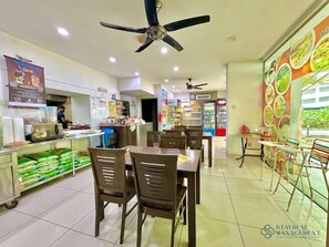 Dining - Palazio Mount Austin by Stayrene  (Johor Bahru)