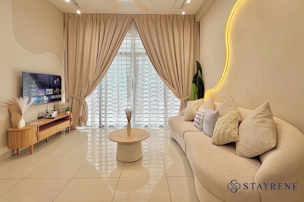 Superior Apartment, 3 Bedrooms | Living area