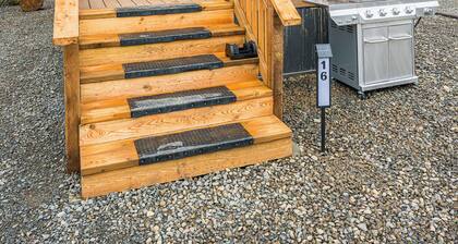 Rainforest Tiny Home Retreat Floral Cottage