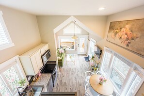 Fridge, microwave, oven, stovetop - Rainforest Tiny Home Retreat Floral Cottage (Forks)