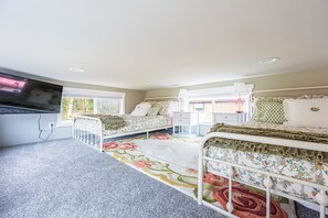 2 chambres, fer et planche à repasser, lit parapluie, Wi-Fi gratuit