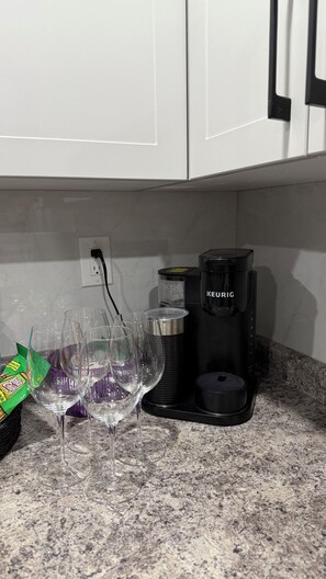 Kaffee und/oder Kaffeemaschine