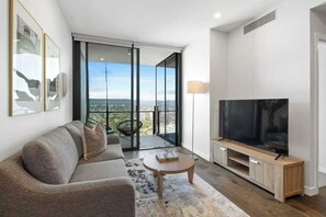 TV - River View High-Rise 1BR Apartment by GC Casino (Broadbeach)
