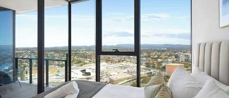 Tabla de planchar con plancha, wifi, ropa de cama