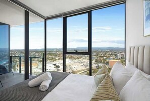 Iron/ironing board, WiFi, bed sheets - River View High-Rise 1BR Apartment by GC Casino (Broadbeach)