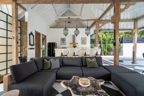 Villa | Living room | 43-inch Smart TV with digital channels - Luxe Bali Seminyak by Betterplace (Seminyak)