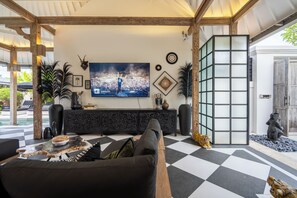 Villa | Living room | 43-inch Smart TV with digital channels - Luxe Bali Seminyak by Betterplace (Seminyak)
